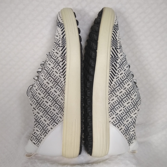 Women's Stylish Ecco Hydromax Hybrid Walking/Golf Shoes Spikeless Sz 40EU Blk/Wh - Picture 3 of 10